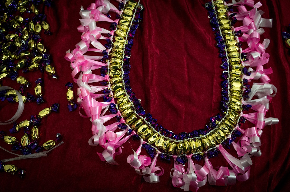 The art of making candy lei – Tongan style!